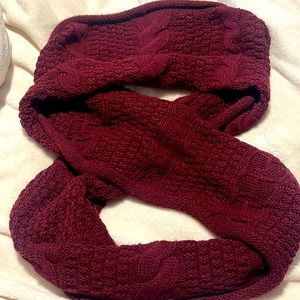 EXPRESS figure 8 knitted burgundy fall scarf